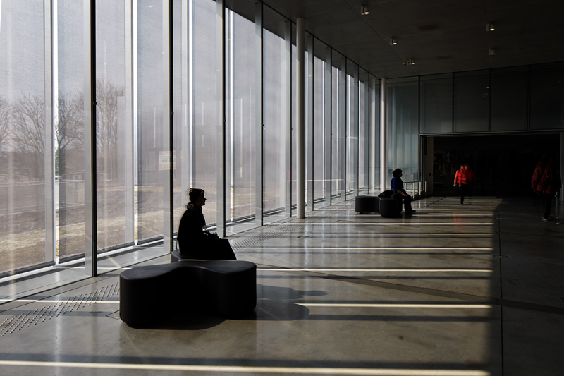 Am Rand der kleinen Ausstellungshalle im Osten